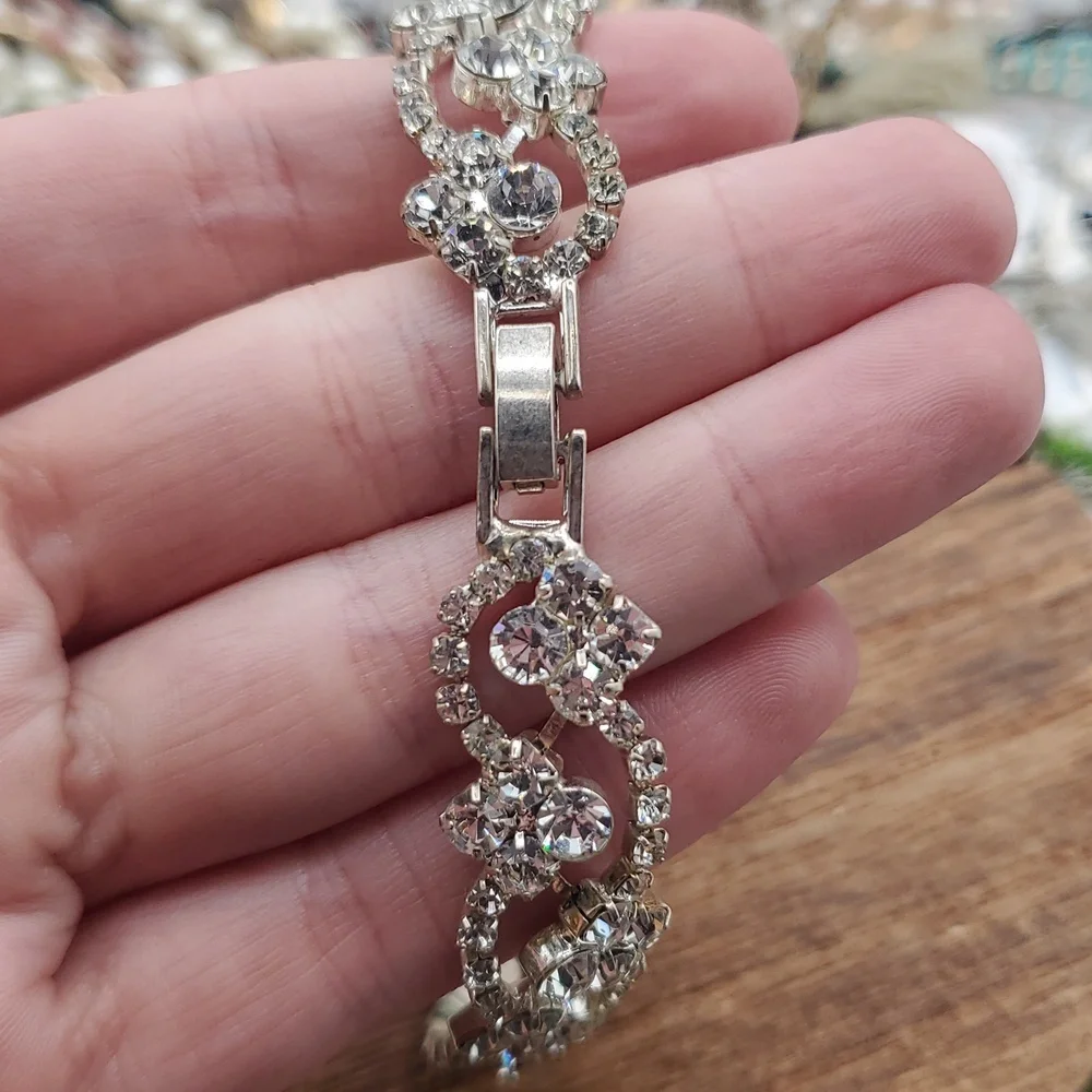 Silver Tone Sparkle Fire Crystal Tennis Bracelet - Women Jewelry B3435 - Picture 4 of 5